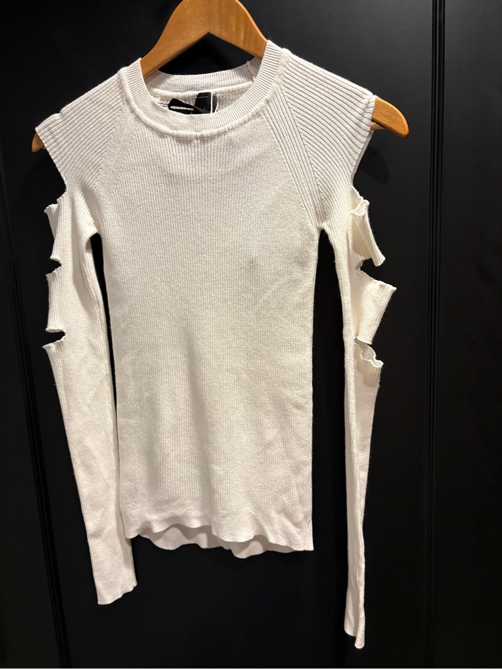 White Cold-Shoulder Ribbed Knit Top sweater with slits Pinko nwt large As is